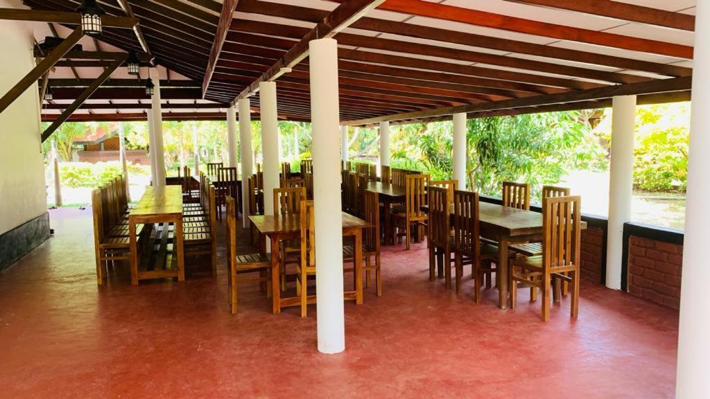Hotel Tree Garden Wilpaththu Nochchiyagma Anuradhapura Nochchiyagama ภายนอก รูปภาพ